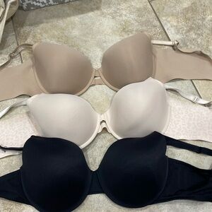 Bundle of 5 bras 40D
